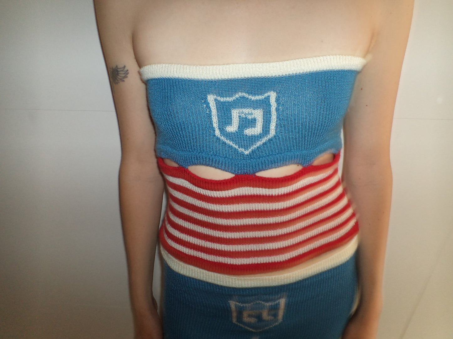 Music Keyhole Tube - Blue/Red